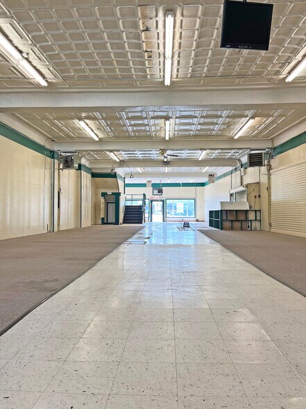 More Photos Of 131 Main St, Pittsfield General Retail For Sale