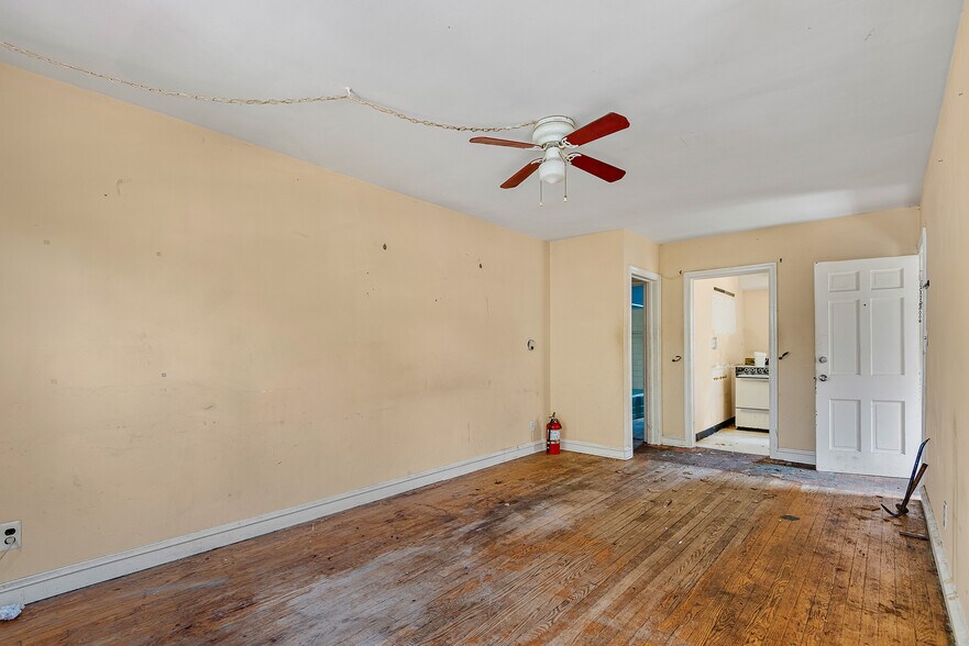 More Photos Of 9 E 44th St, Wilmington Office Residential For Sale