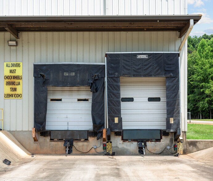 More Photos Of 164 Pointe South Dr, Randleman Warehouse For Lease