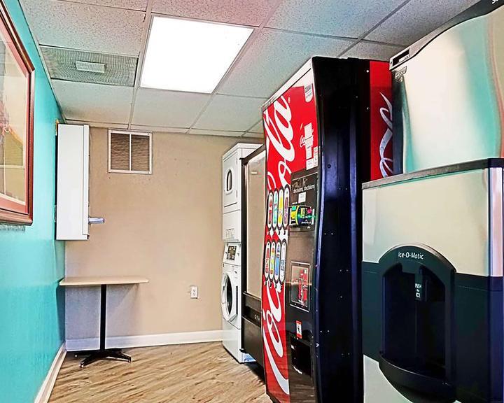 More Photos Of 8800 Airport Blvd, Houston Hospitality For Sale