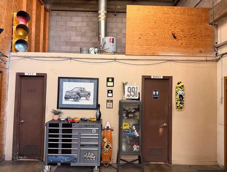More Photos Of 1101 2nd St NW, Albuquerque Auto Repair For Sale