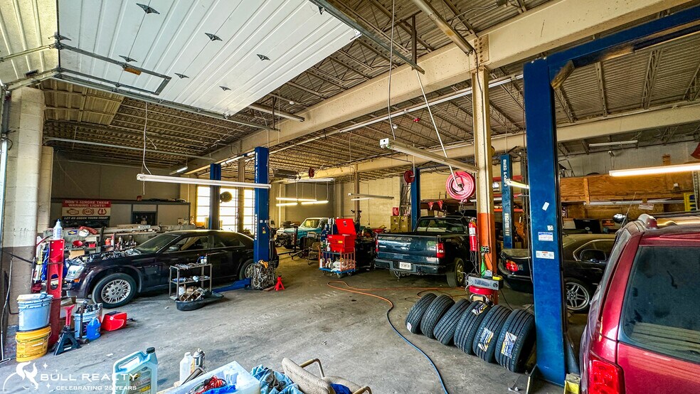 More Photos Of 99 Bay St, Fairburn Light Manufacturing For Sale