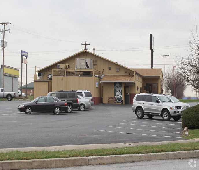 More Photos Of 100 Memory Ln, York Freestanding For Lease