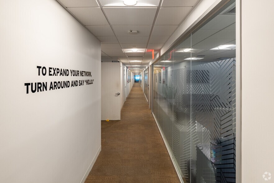 More Photos Of 405 Lexington Ave, New York Coworking Space