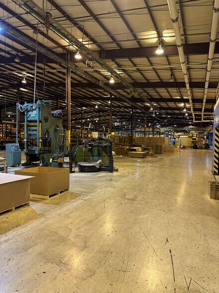 More Photos Of 3001 Tamarack Rd, Owensboro Distribution For Lease