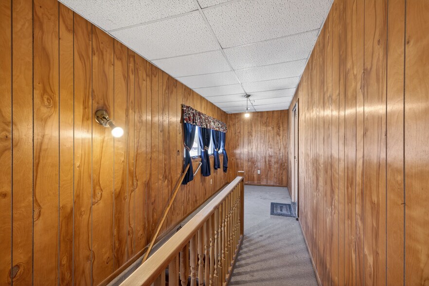 More Photos Of S101 S Main St, Nelson General Retail For Sale