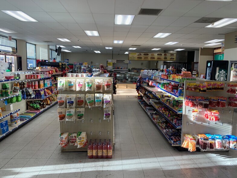 More Photos Of 16898 Sportsman St, Adelanto Service Station For Sale