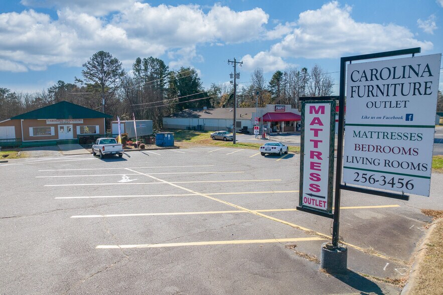 More Photos Of 3506 Springs Rd, Hickory Freestanding For Sale