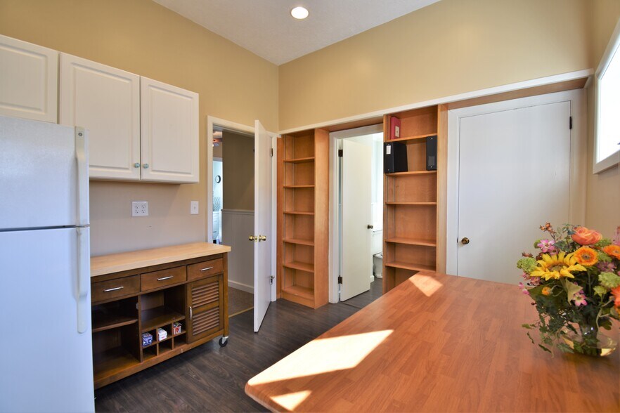 More Photos Of 281 Main St, Greenville Medical For Sale