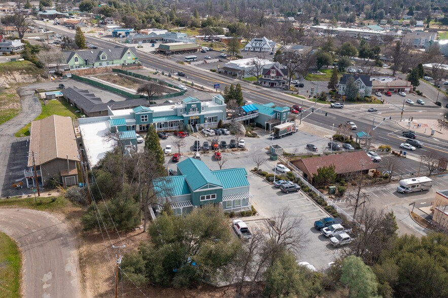 More Photos Of 40282 Highway 41, Oakhurst Freestanding For Sale