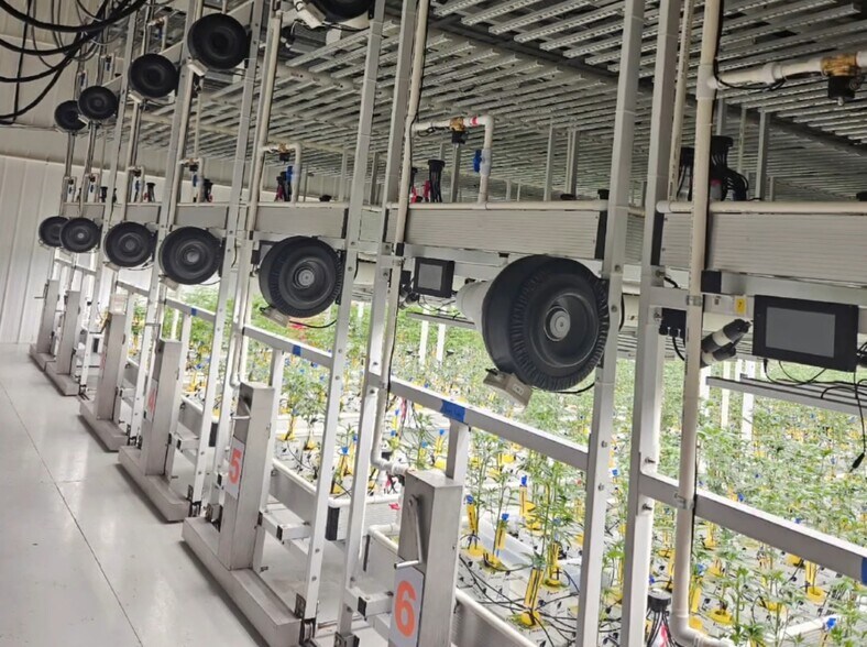 More Photos Of 609 Indian Rd, Seiling Auto Repair For Sale