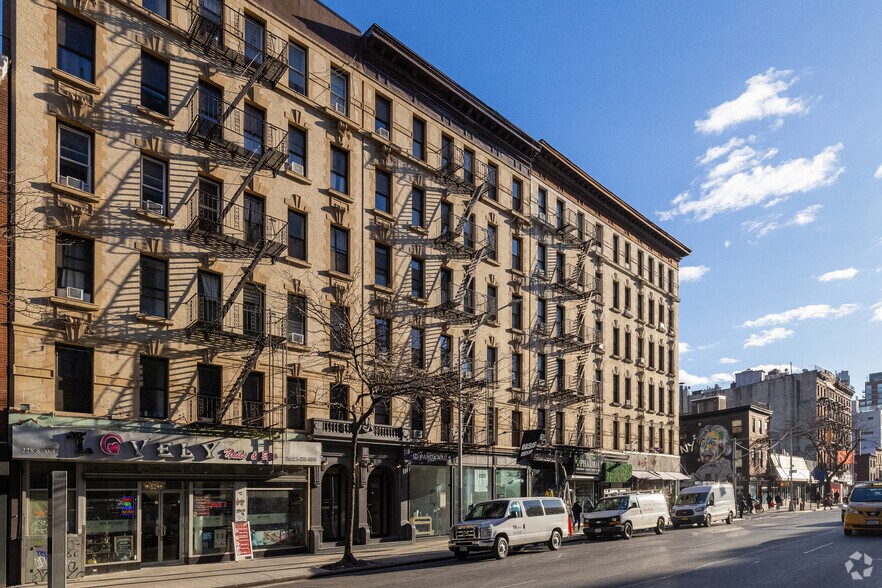 More Photos Of 228 8th Ave, New York Apartments For Lease