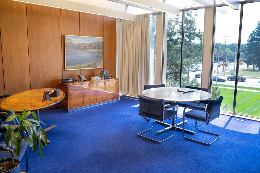 More Photos Of 120 W Saginaw St, East Lansing Medical For Lease