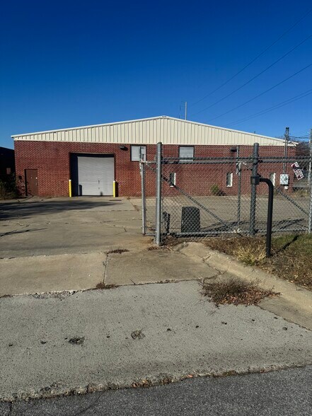 More Photos Of 814 Jefferson St, Atlanta Warehouse For Lease