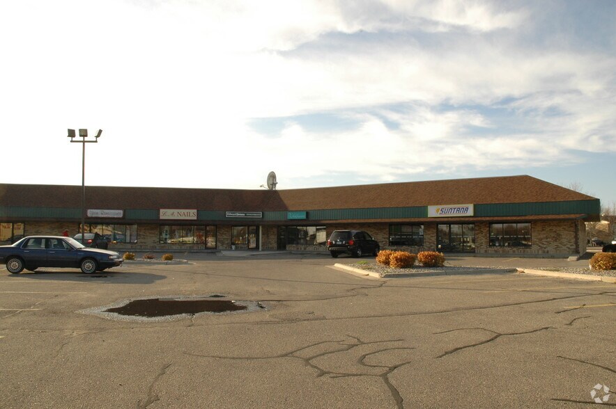 More Photos Of 2607-2621 University Dr S, Fargo General Retail For Lease