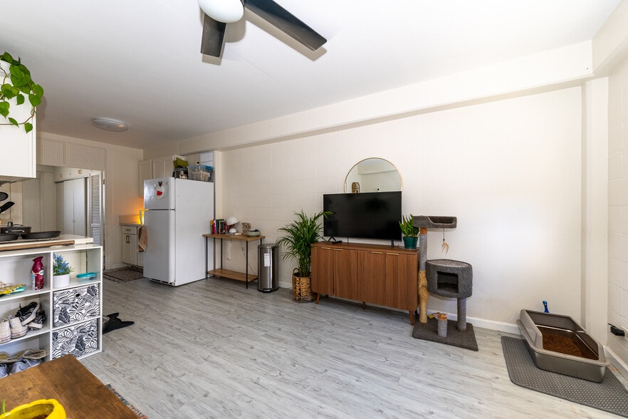 More Photos Of 3427 Waialae Ave, Honolulu Storefront Retail Residential For Sale