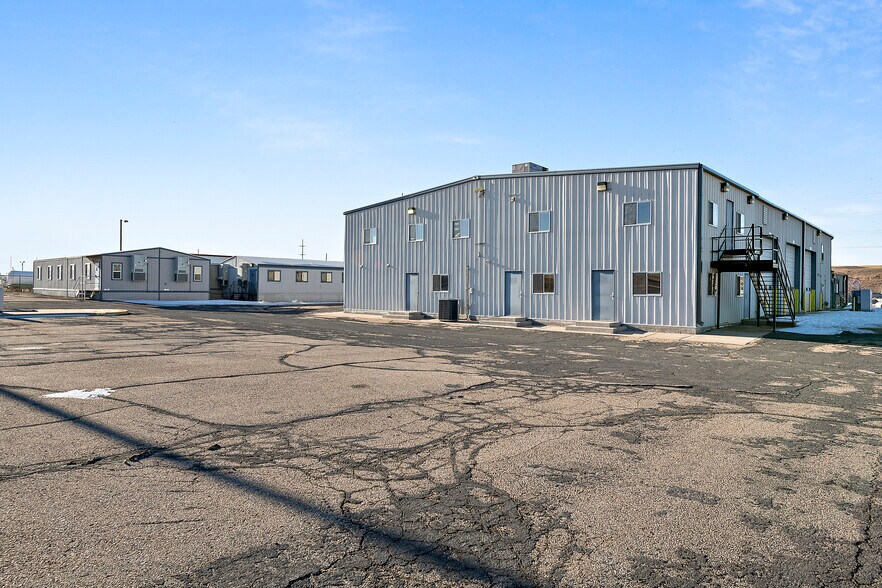 More Photos Of 71 Allegiance Cir, Evanston Warehouse For Lease