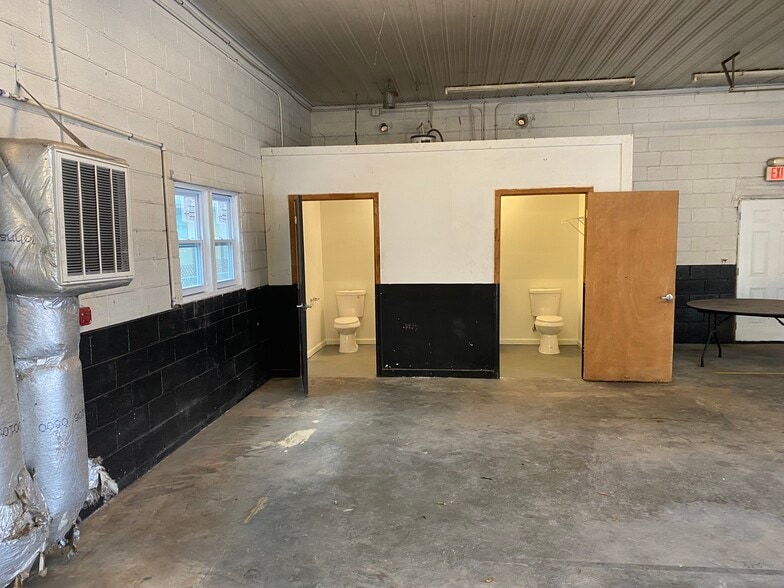 More Photos Of 190 Church Circle Ln, Bunnlevel Auto Salvage Facility For Sale