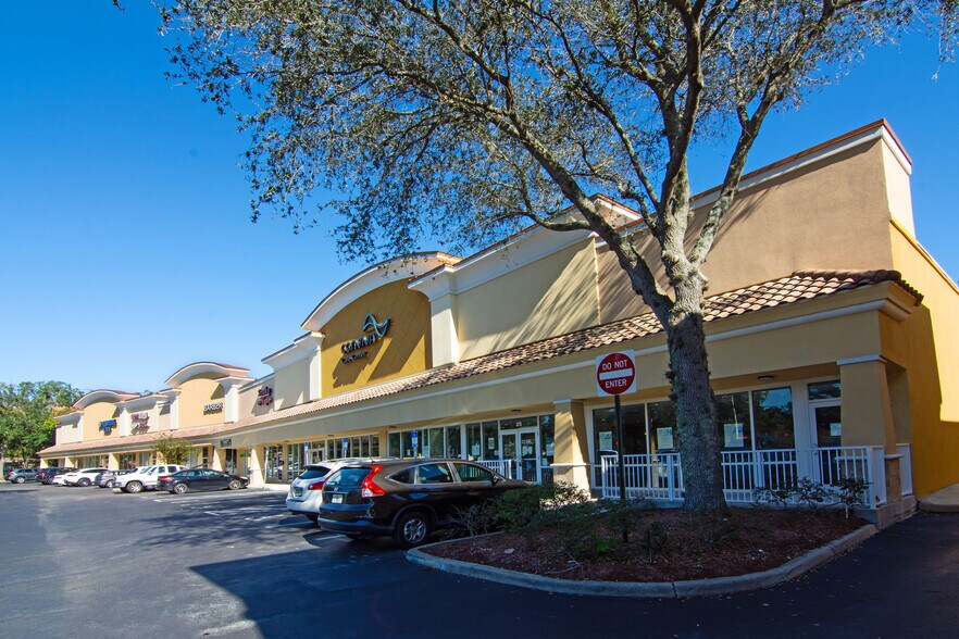 More Photos Of 11-55 University Blvd N, Jacksonville Unknown For Lease