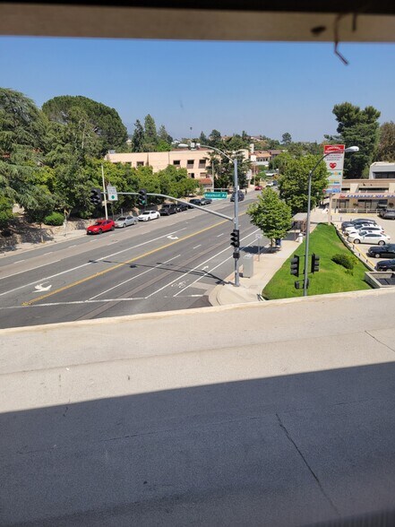 More Photos Of 2600 Foothill Blvd, La Crescenta Office For Lease