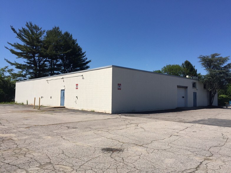 More Photos Of 901 Waterman Ave, East Providence Manufacturing For Sale