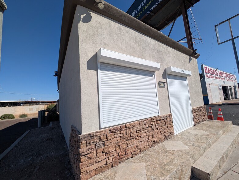More Photos Of 9108 N Cave Creek Rd, Phoenix Office For Sale