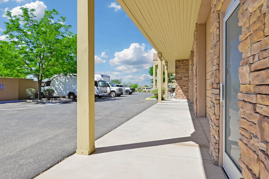 More Photos Of 11 Plaza La Prensa Rd, Santa Fe Warehouse For Sale