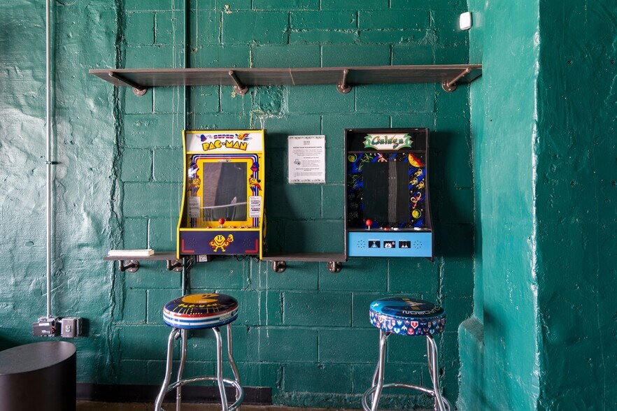 More Photos Of 23610 John R Rd, Hazel Park Auto Repair For Sale