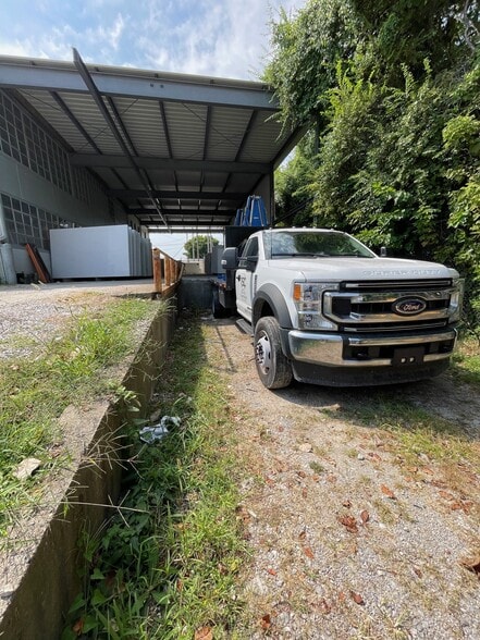 More Photos Of 1150 Maxwell Ave, Evansville Unknown For Lease