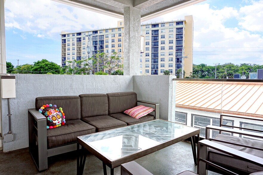 More Photos Of 2010 Wilton Dr, Wilton Manors Restaurant For Sale