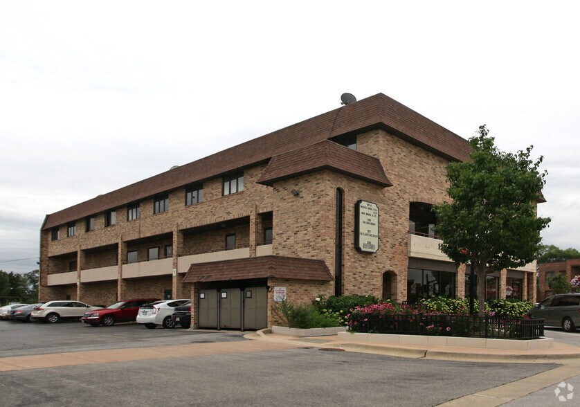 More Photos Of 4745-4755 Main St, Lisle Apartments For Lease