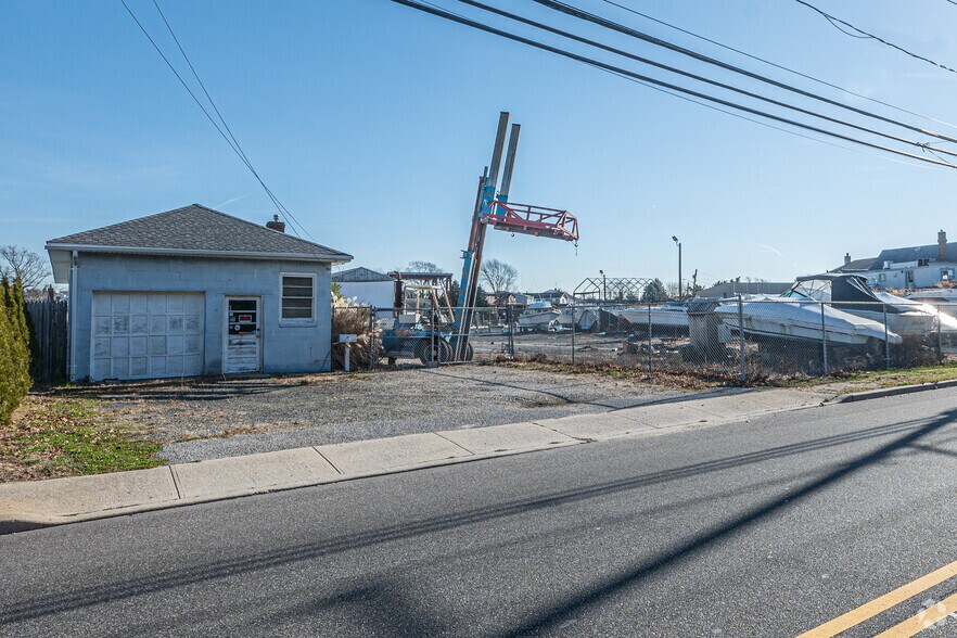 More Photos Of 2545 Bellmore Ave, Bellmore Marina For Sale