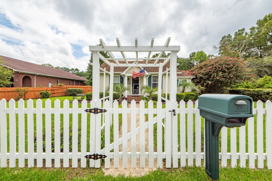 More Photos Of 111 Heatley St, Moncks Corner Medical For Sale