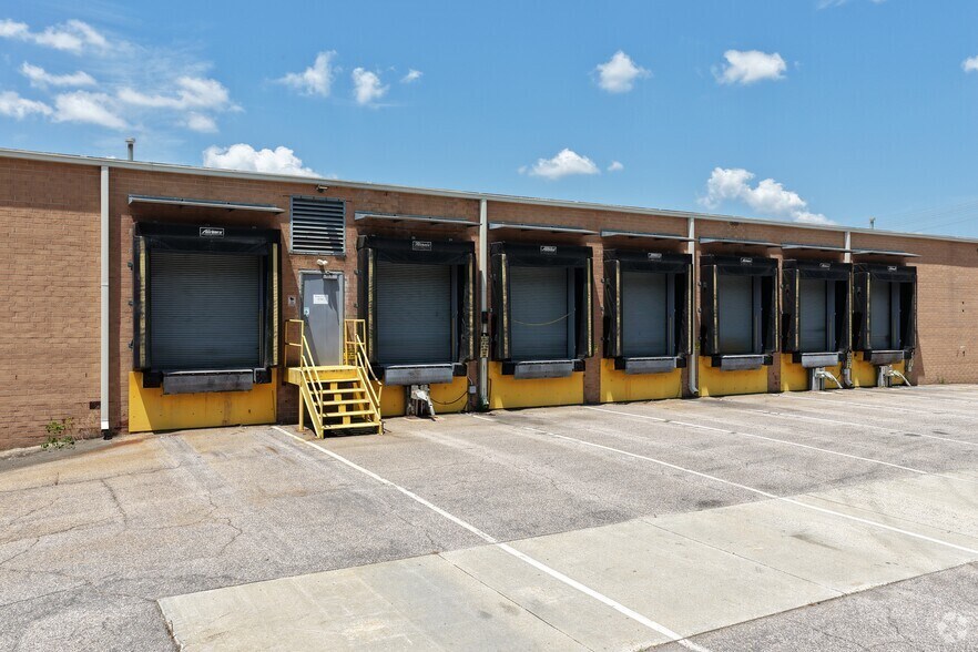 More Photos Of 615 Industrial Ave, Salisbury Warehouse For Sale