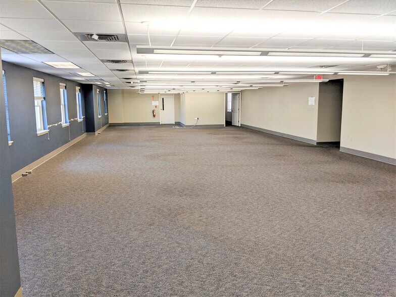 More Photos Of 1300 Metropolitan Blvd, Tallahassee Office For Lease