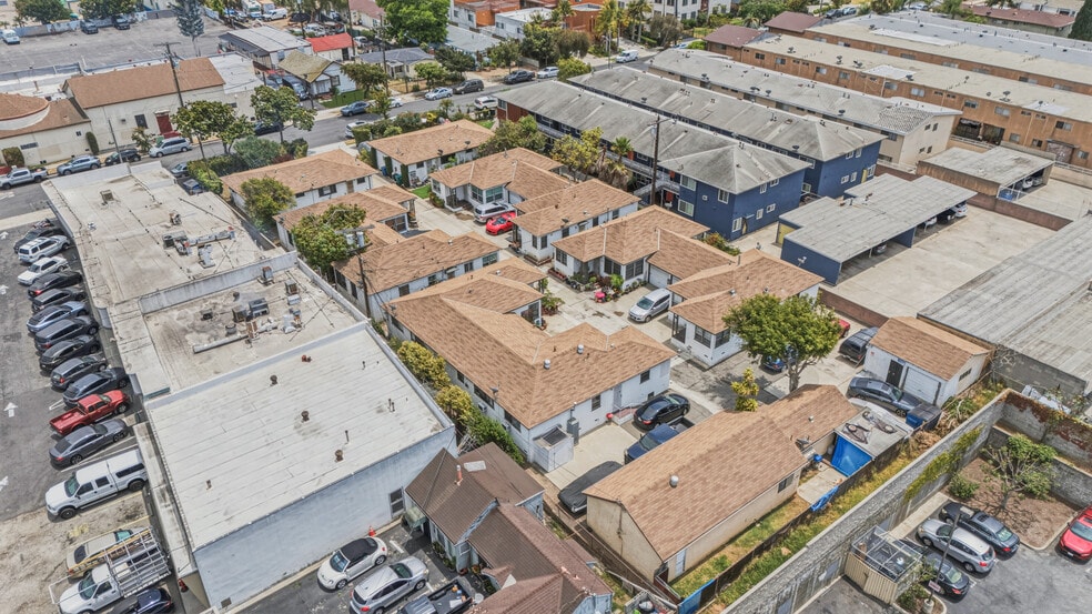 More Photos Of 949 N Cedar St, Inglewood Apartments For Sale