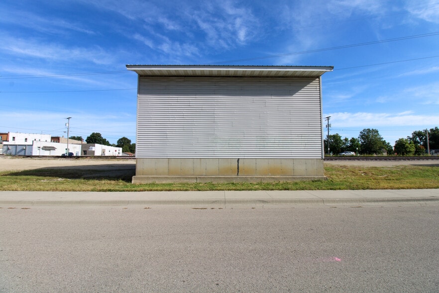 More Photos Of 14 1st SE st, Dodge Center Industrial For Sale