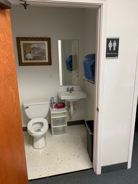 More Photos Of 166 E 4th St, Dunkirk Medical For Lease