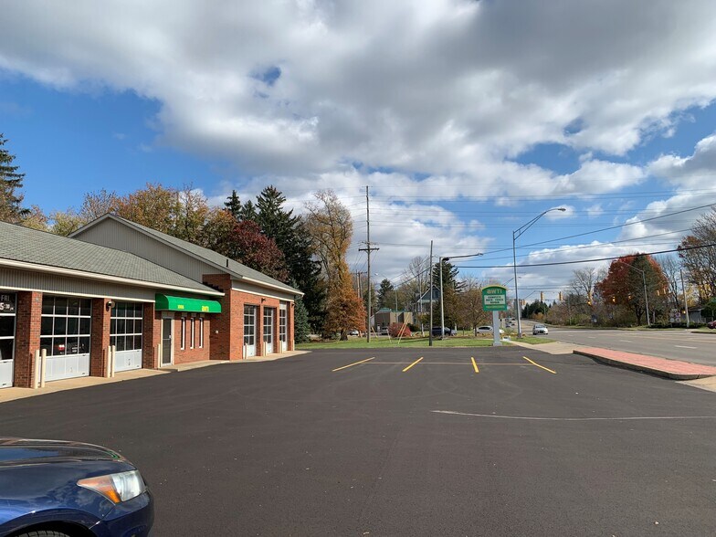 More Photos Of 1005 W Main St, Kent Auto Repair For Sale