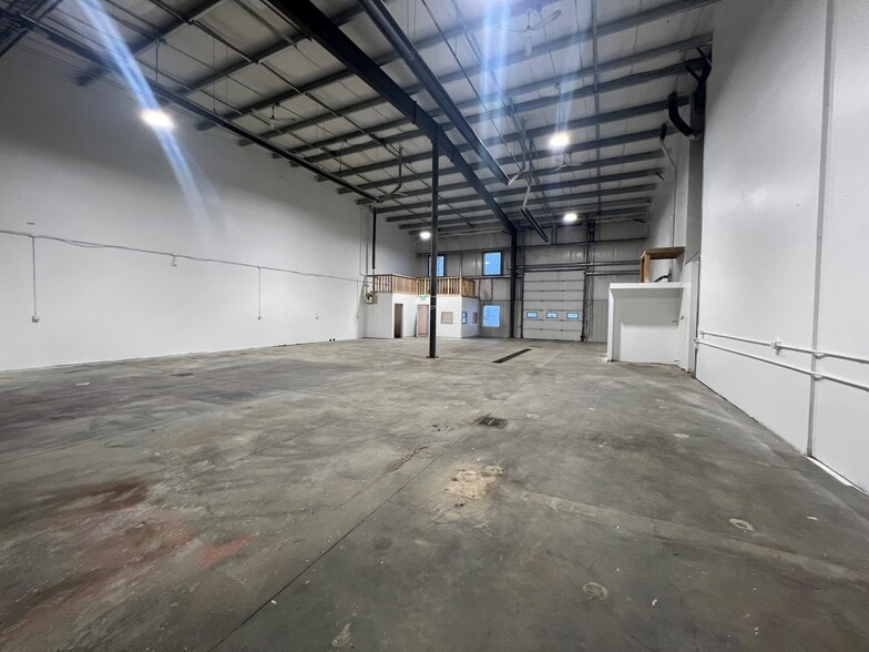 More Photos Of 7609 Sparrow Dr, Leduc Warehouse For Sale