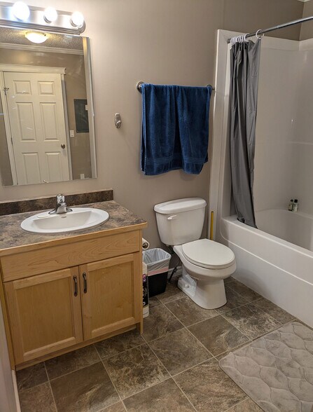 More Photos Of 98 4 Av, Fox Creek Apartments For Sale