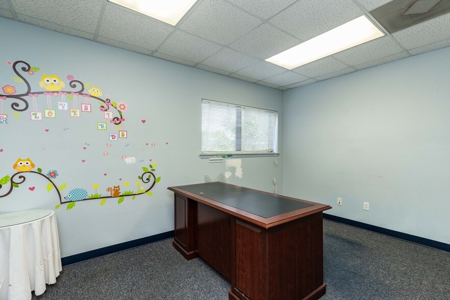 More Photos Of 8774 Perimeter Park Blvd, Jacksonville Medical For Sale