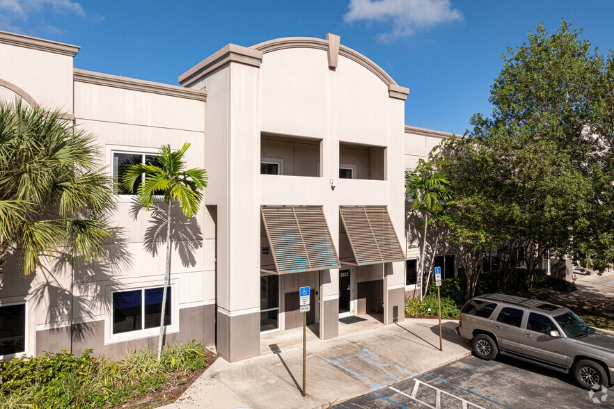 More Photos Of 3924-3960 Coral Ridge Dr, Coral Springs Showroom For Sale