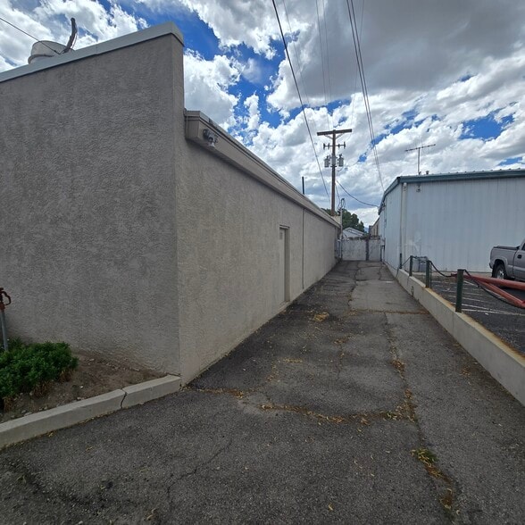 More Photos Of 3950 S Redwood Rd, Salt Lake City Freestanding For Sale