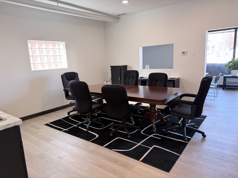 More Photos Of 516 E Broadway St, Bradley Office For Sale