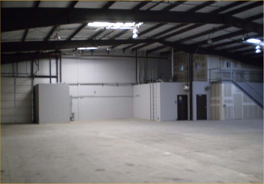 More Photos Of 7509 Reese Rd, Sacramento Manufacturing For Lease