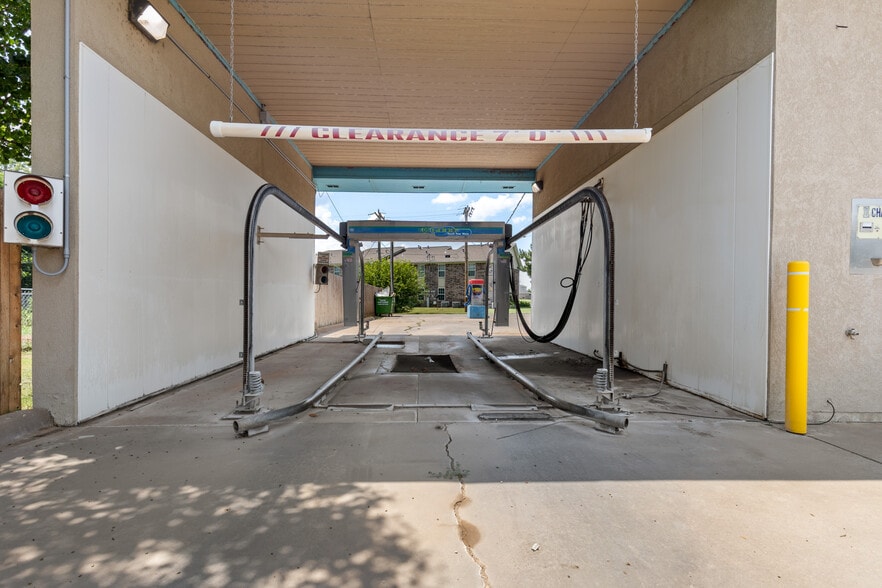 More Photos Of 1003 N Main St, Tonkawa Carwash For Sale