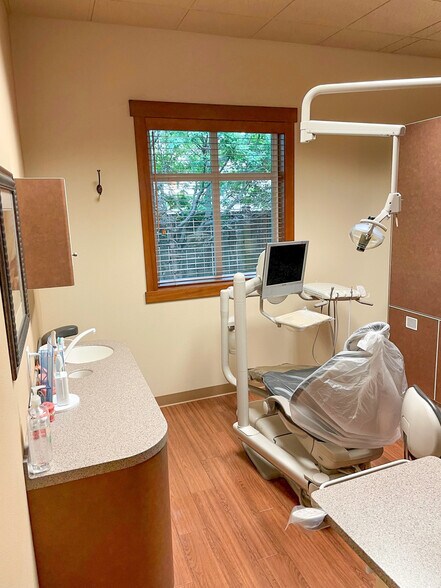 More Photos Of 218-220 S 38th St, Tacoma Medical For Sale