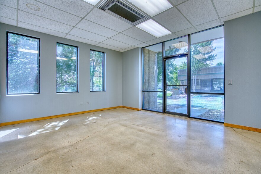 More Photos Of 575 Burbank St, Broomfield Flex For Lease