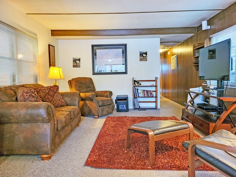 More Photos Of 225 N Geyser St, West Yellowstone Hotel For Sale
